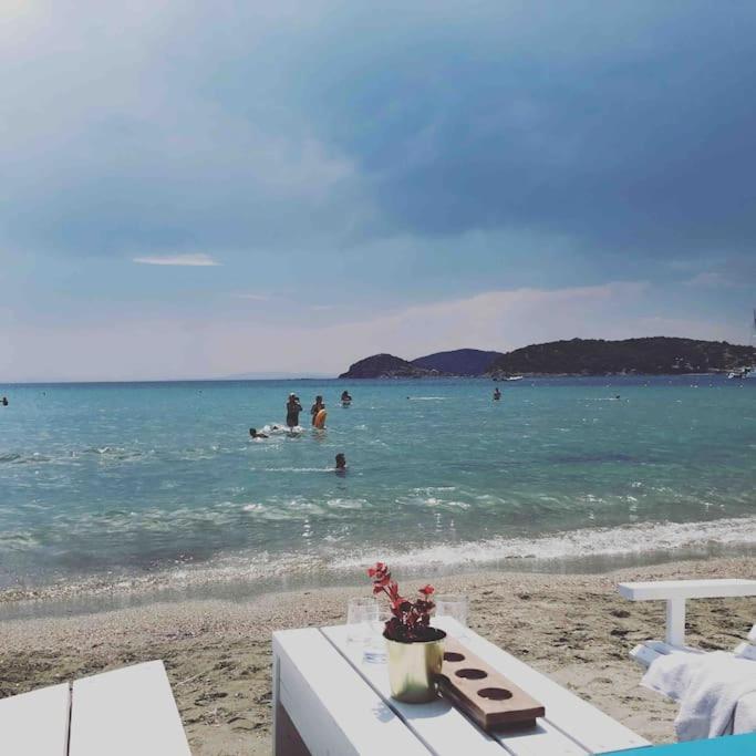 Riviera Beach, Seaside Spacious Apt. Anavyssos Buitenkant foto